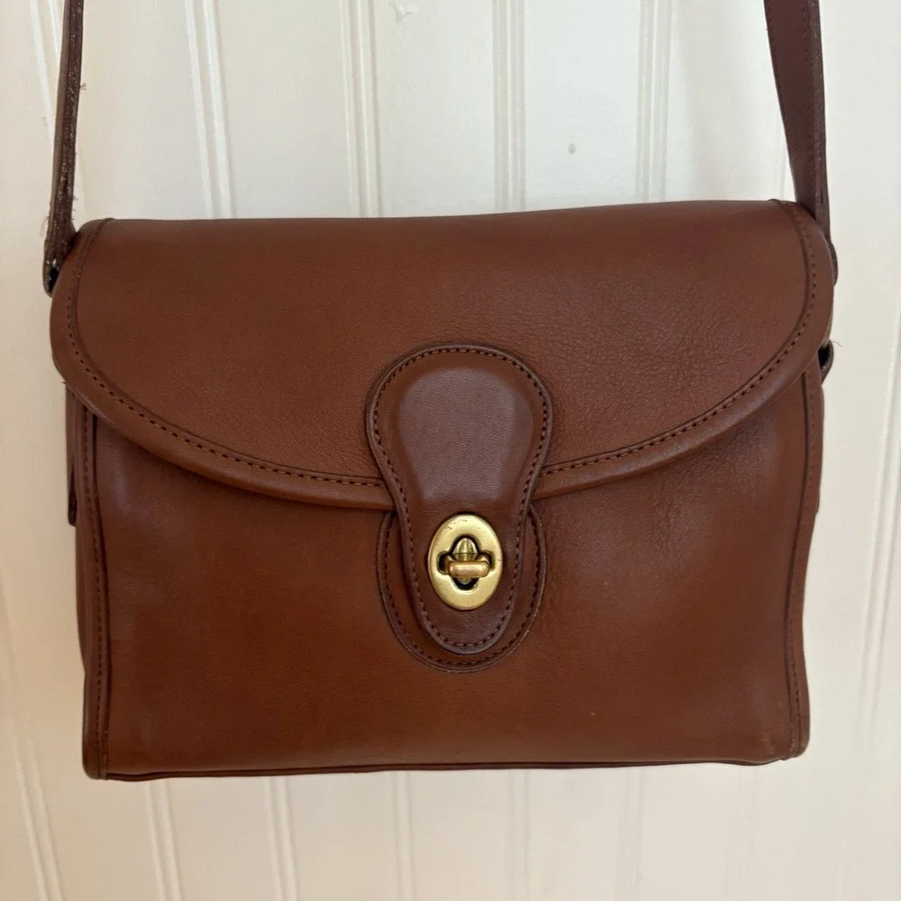 COACH Vintage Devon Crossbody Luxury British Tan Leather Shoulder Bag 9908